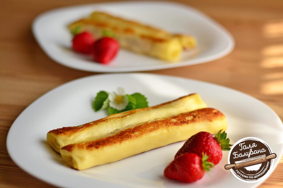 Pancakes with strawberries and cheese (5pc)