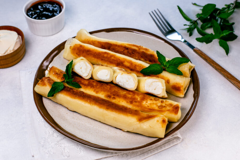 Pancakes with sweet cheese