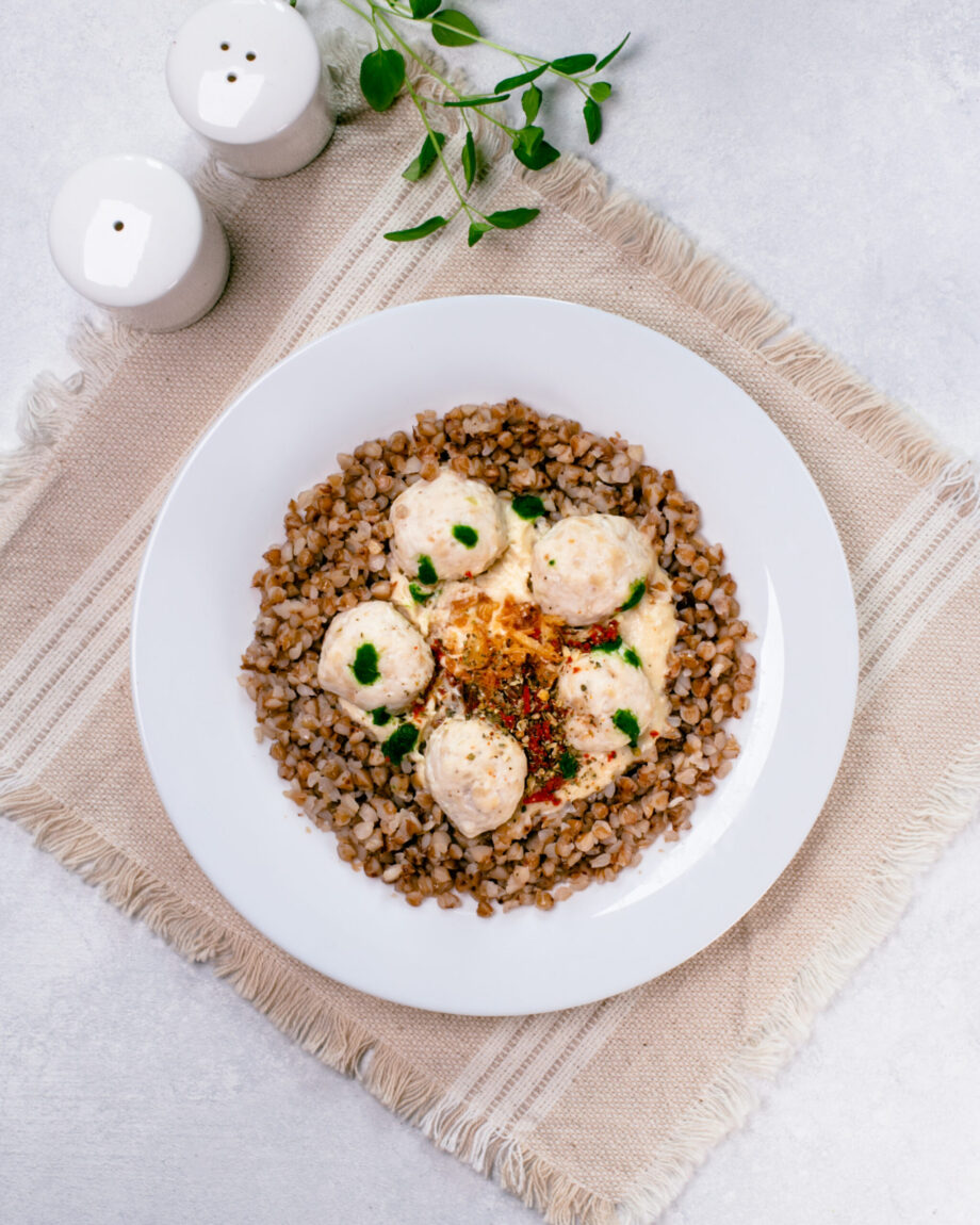 Chicken boli with buckwheat and onion sauce