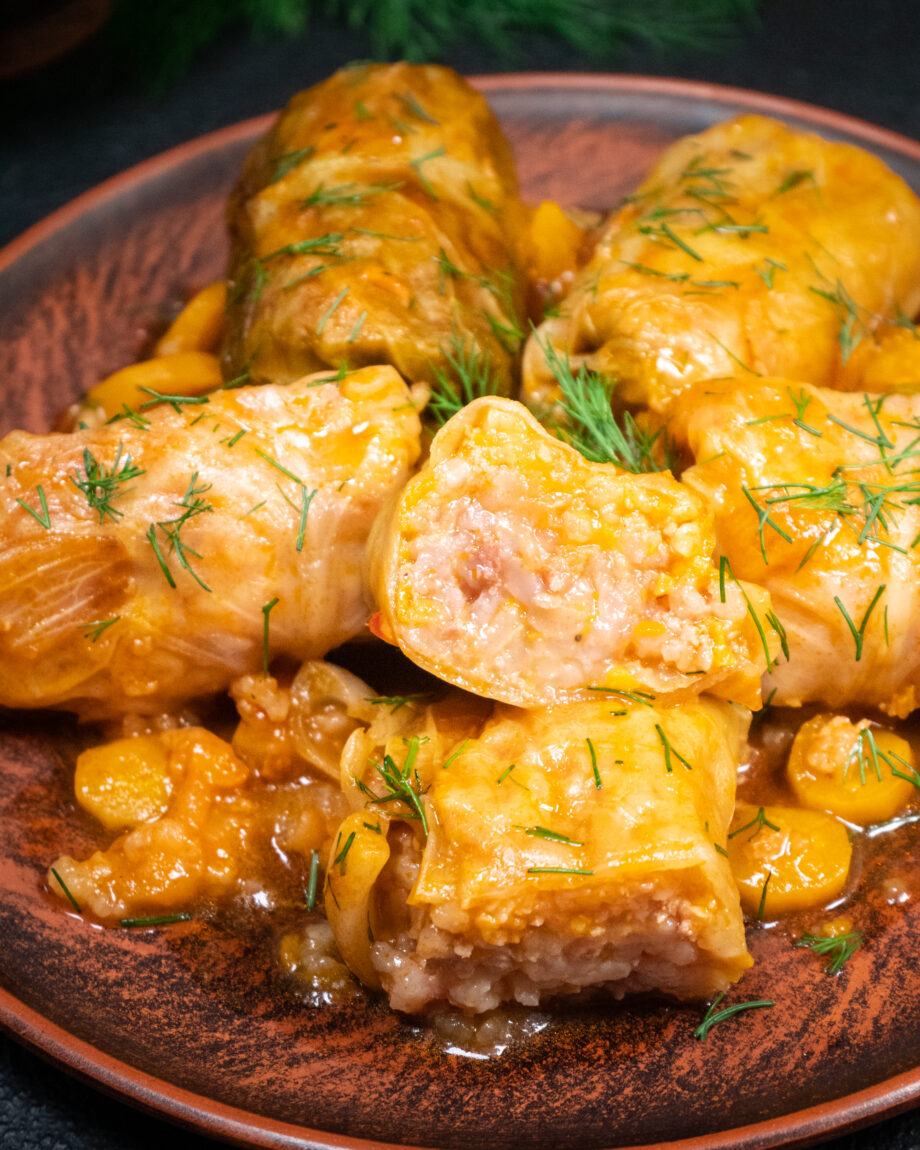 Cabbage rolls (holubtsi) with pork